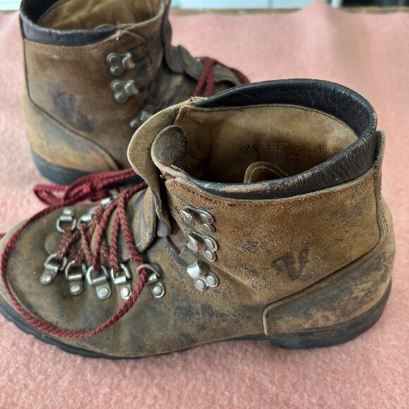 VASQUE HIKING BOOTS - size 9 1/2 - Picture 8 of 10